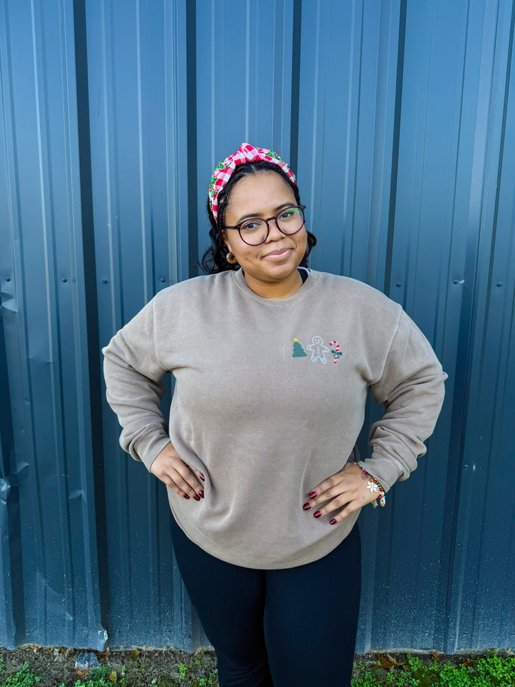 Gingerbread Embroidered Pigment Sweatshirt